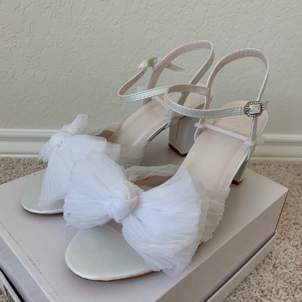 DB Studio White wedding heels